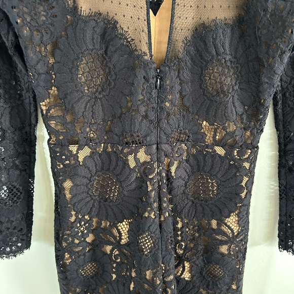 Alexis Black Lace Romper with Elegant V-Neckline - Picture 4 of 8